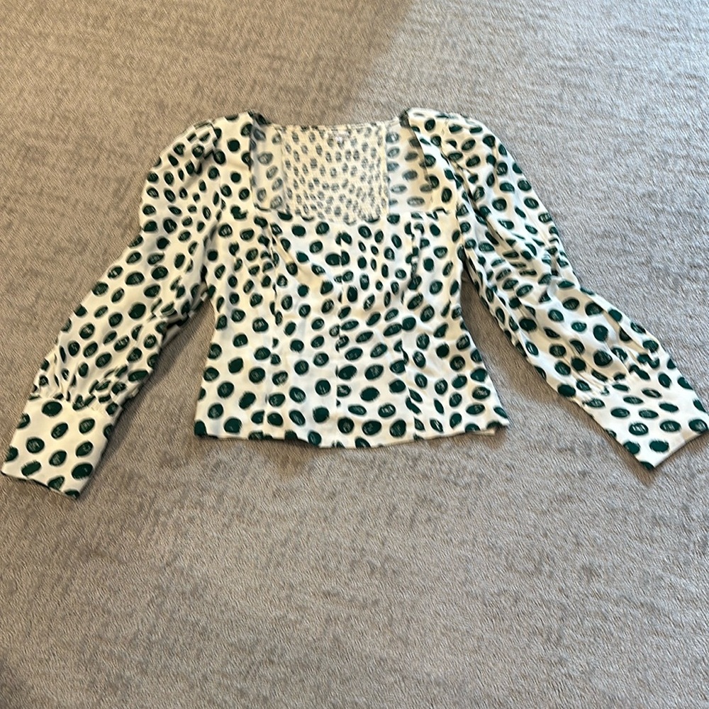 Reformation - size 6 - fitted polka dot green and cream blouse